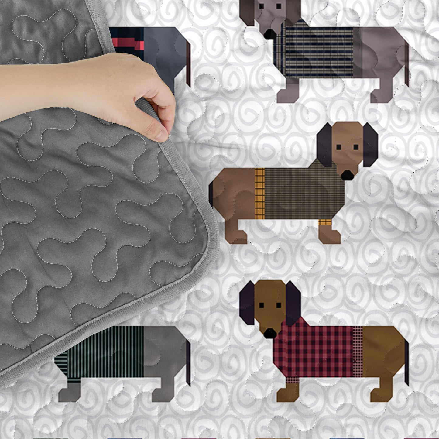 Pajabear Quilt 3-Piece Set Dachshund Paws and Patches